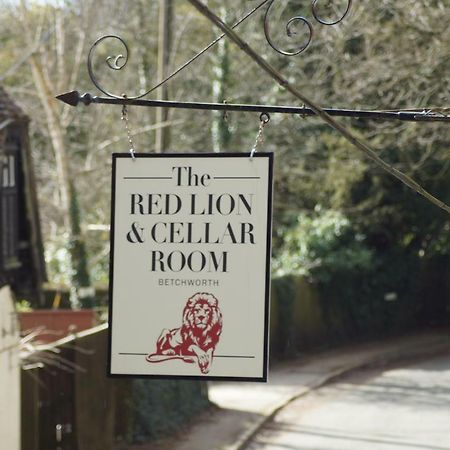 The Red Lion & Cellar Room, Betchworth Bagian luar foto